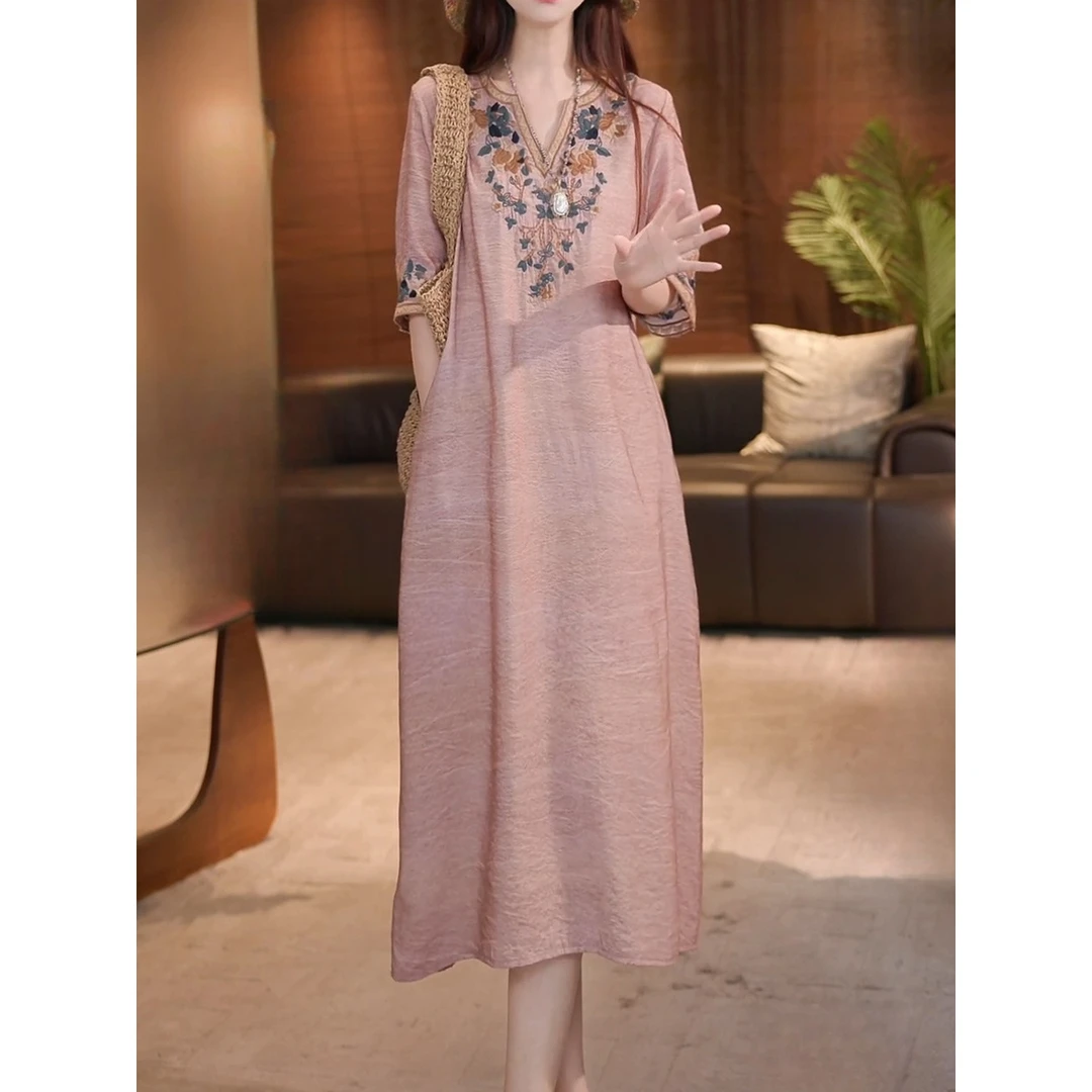 复古文艺重工刺绣领连衣裙女2025夏季新款大码宽松显瘦气质长裙