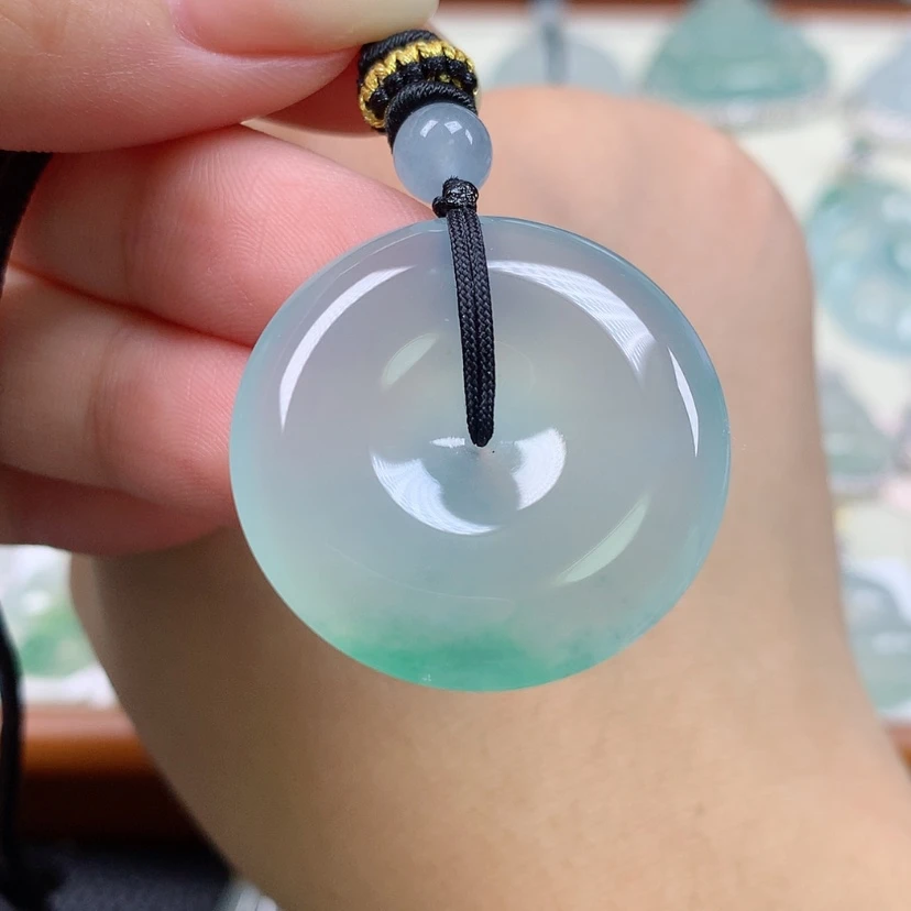【闪购商品】翡翠未镶嵌颈饰扣子