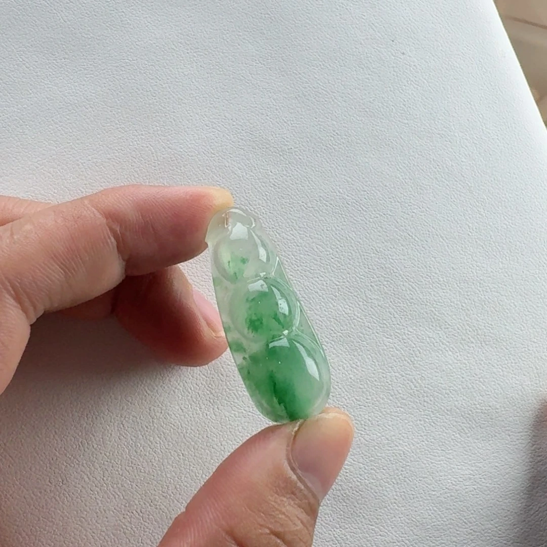 石英质玉（非洲翠）豆子未镶嵌