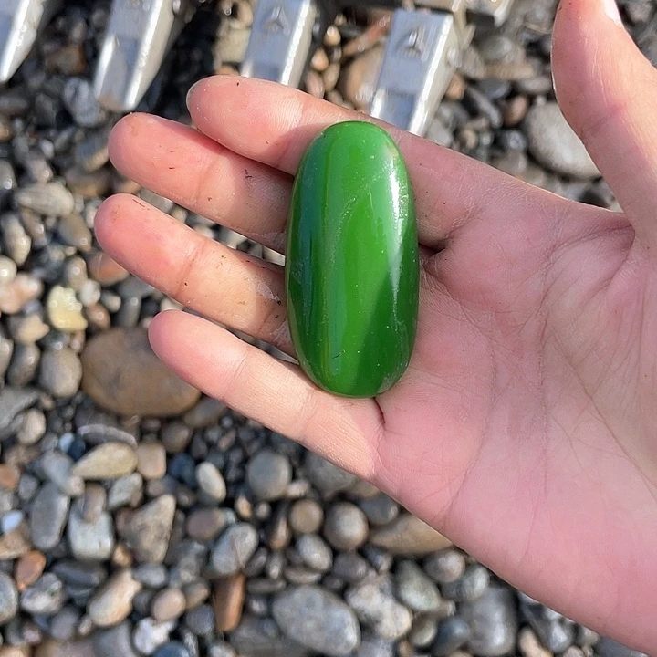 和田玉（糖玉）未镶嵌珠宝奇石