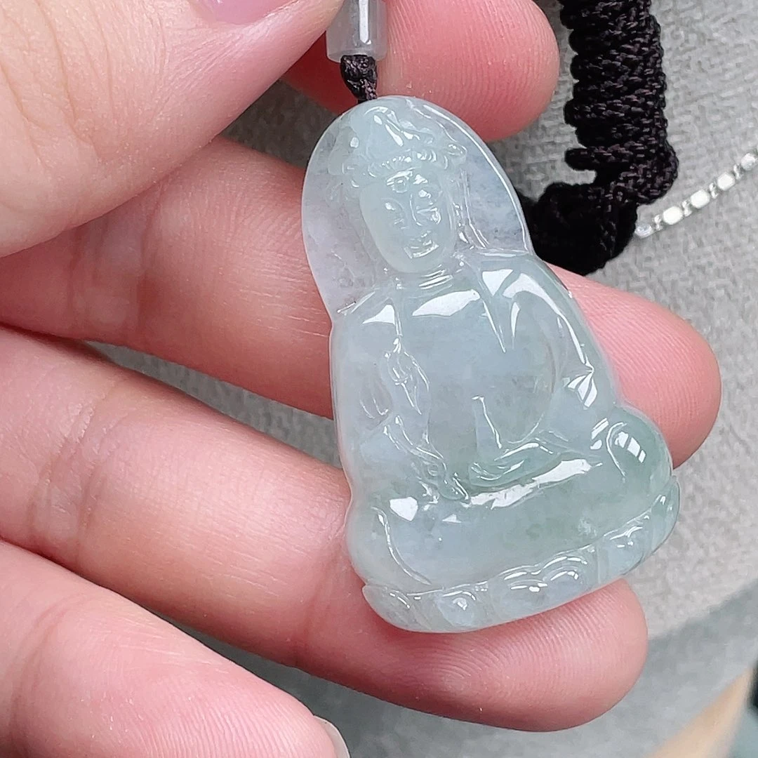 翡翠未镶嵌颈饰观音