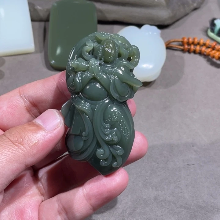 和田玉未镶嵌颈饰