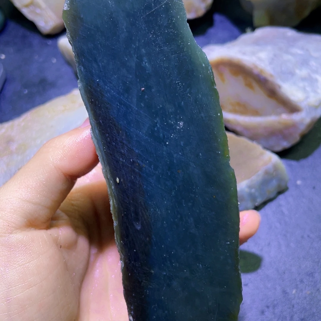 和田玉未镶嵌珠宝半成品