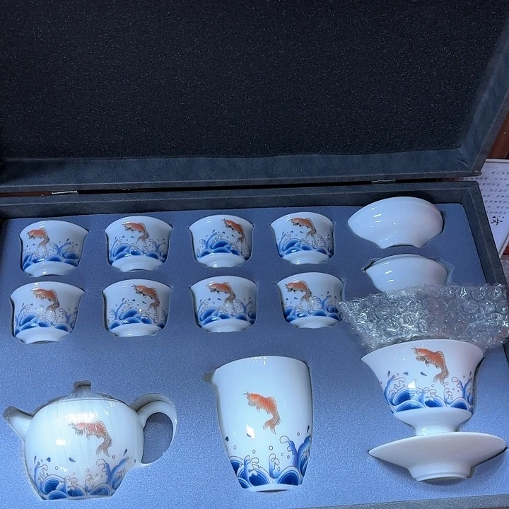 孤品茶具套装等。            