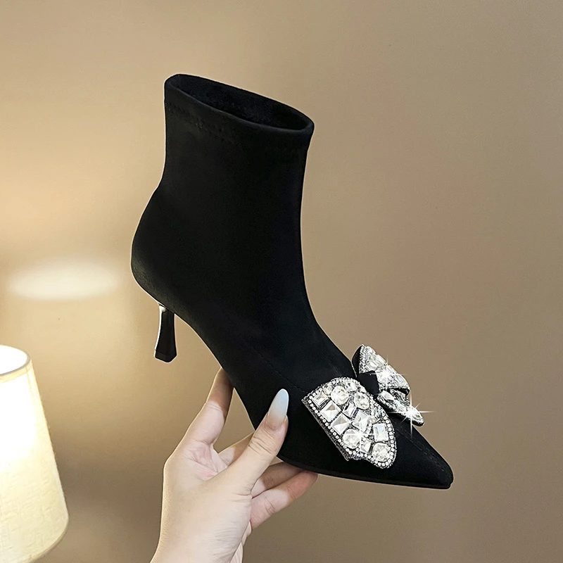 2025流行小短靴时髦洋气又高级感百搭高跟尖头细跟小个子瘦瘦靴子