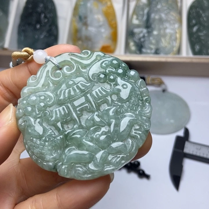 翡翠未镶嵌颈饰翡翠