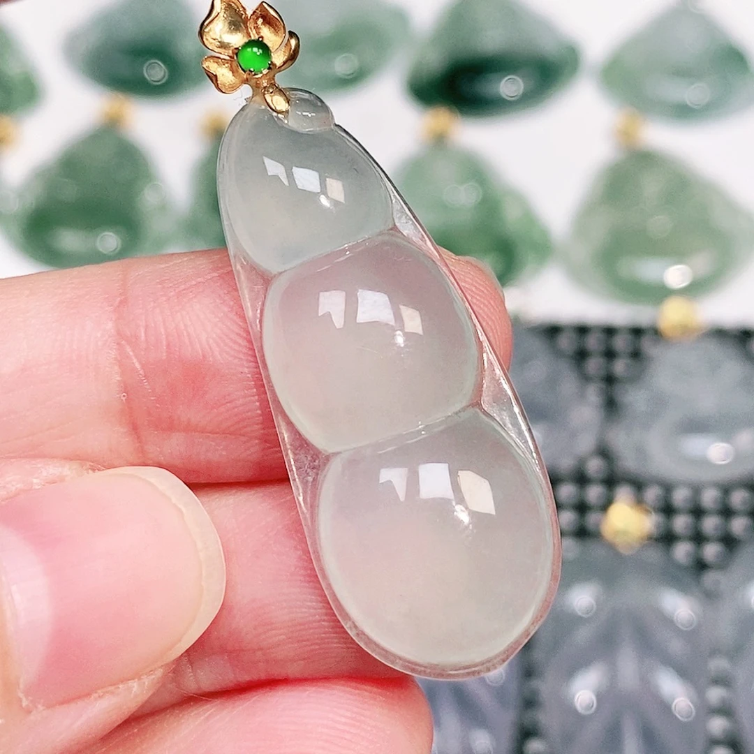 颈饰18K金镶嵌翡翠