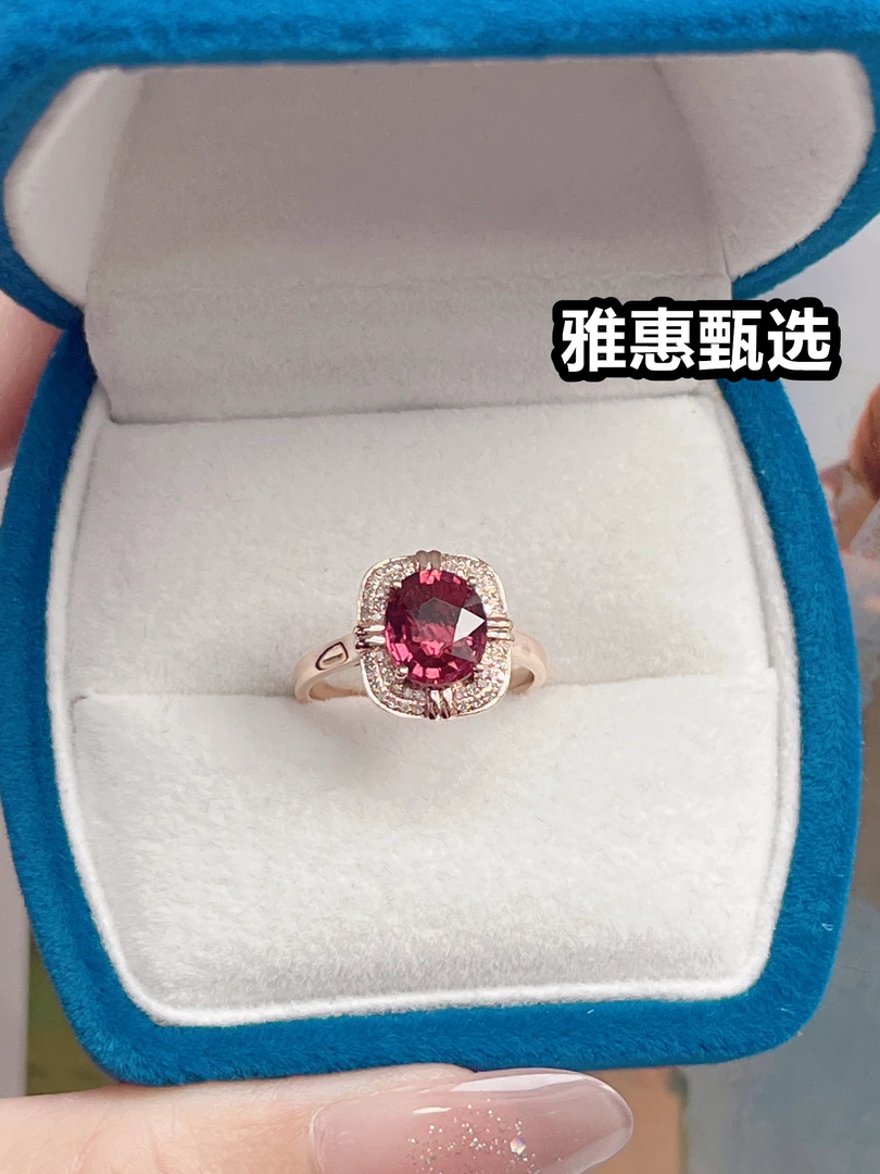 18K金碧玺戒指 主石：1.75克拉，金重：2.8克，时尚红色经典气质