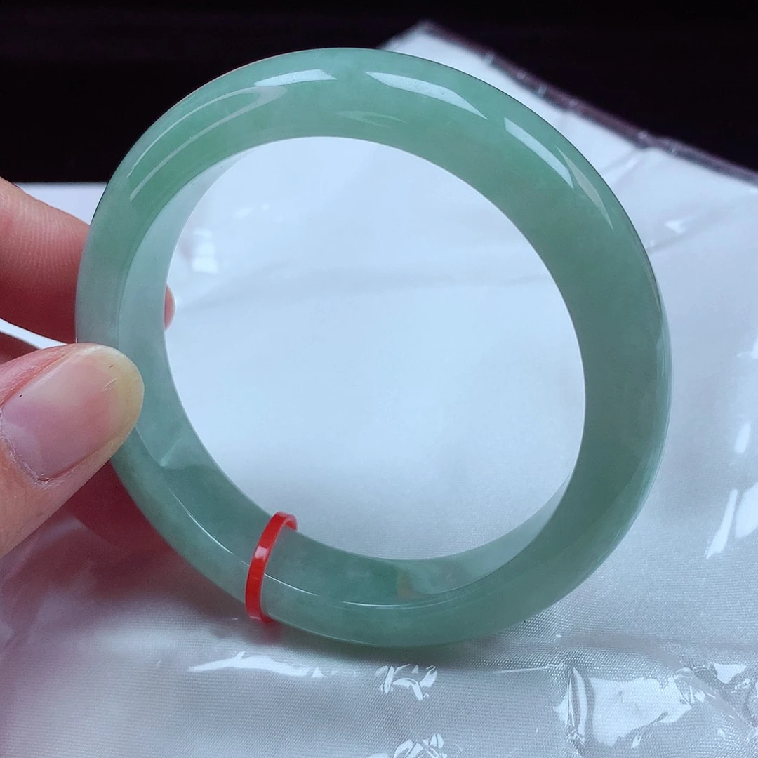 翡翠手镯未镶嵌58圈