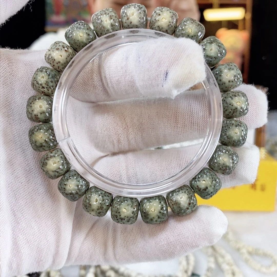 星月菩提手串写*星月菩提雕刻手串