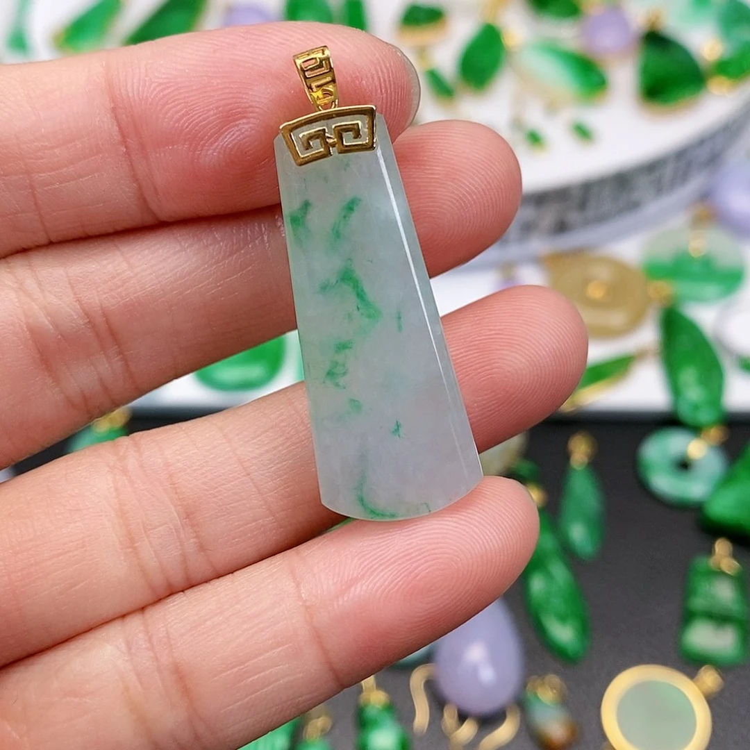 翡翠吊坠(不含链)18K金镶嵌