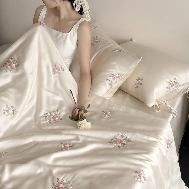 60支兰精天丝夏凉被四件套 冰丝凉感刺绣玫瑰空调被子薄被芯机洗
