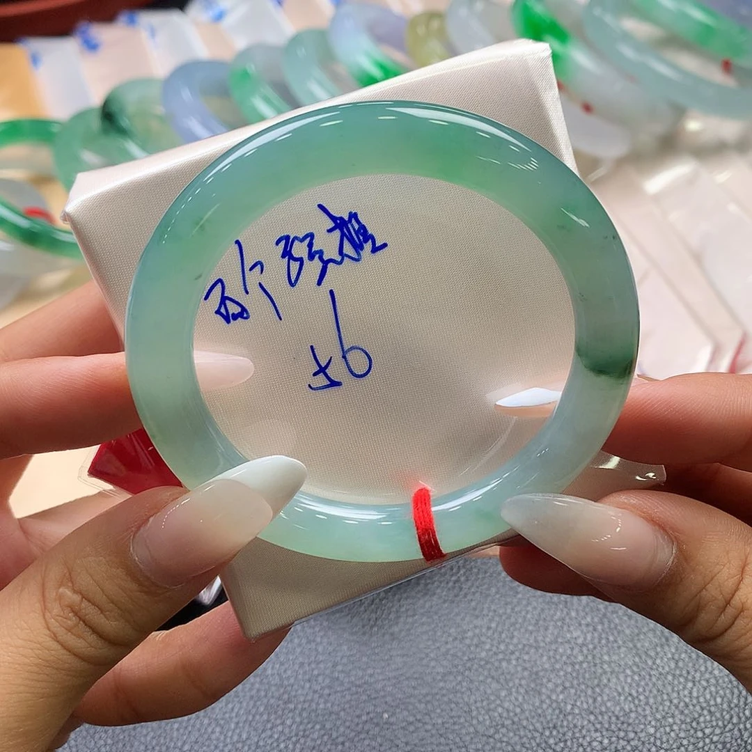 翡翠手镯（圆镯）未镶嵌13号 强推强推强推！