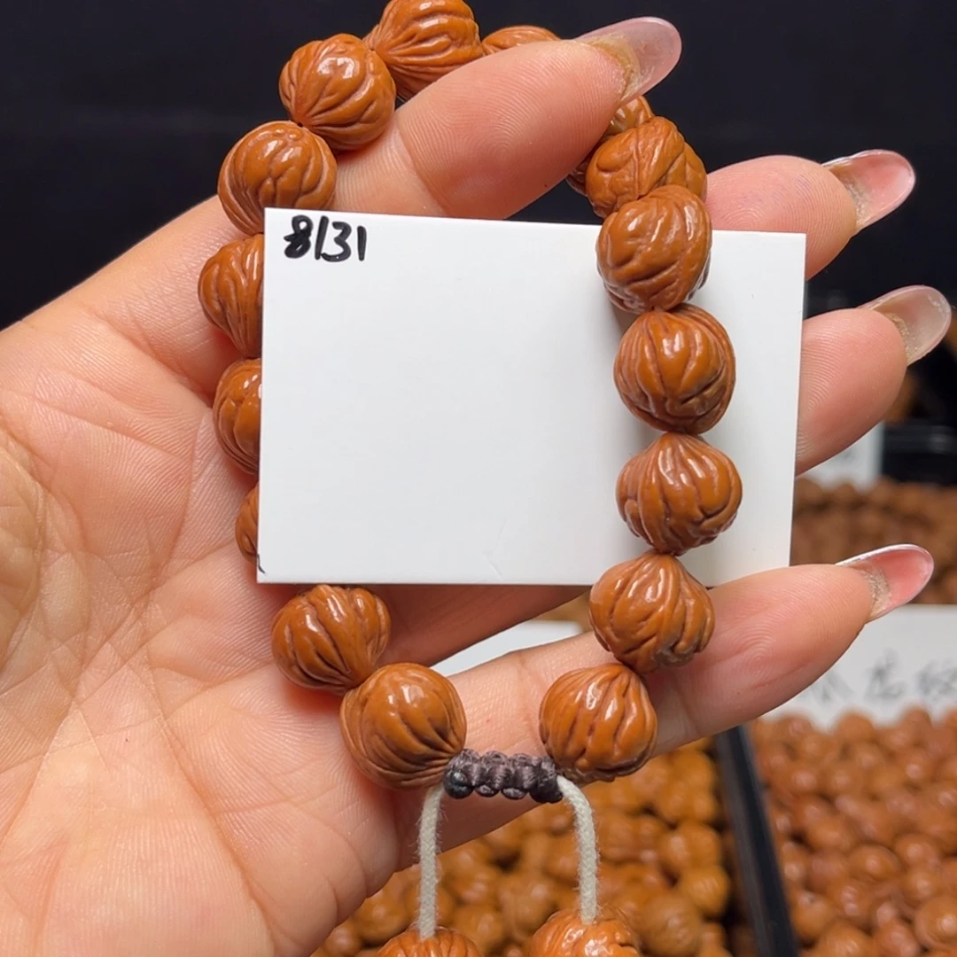 吊坠桃核红魔13左右成品