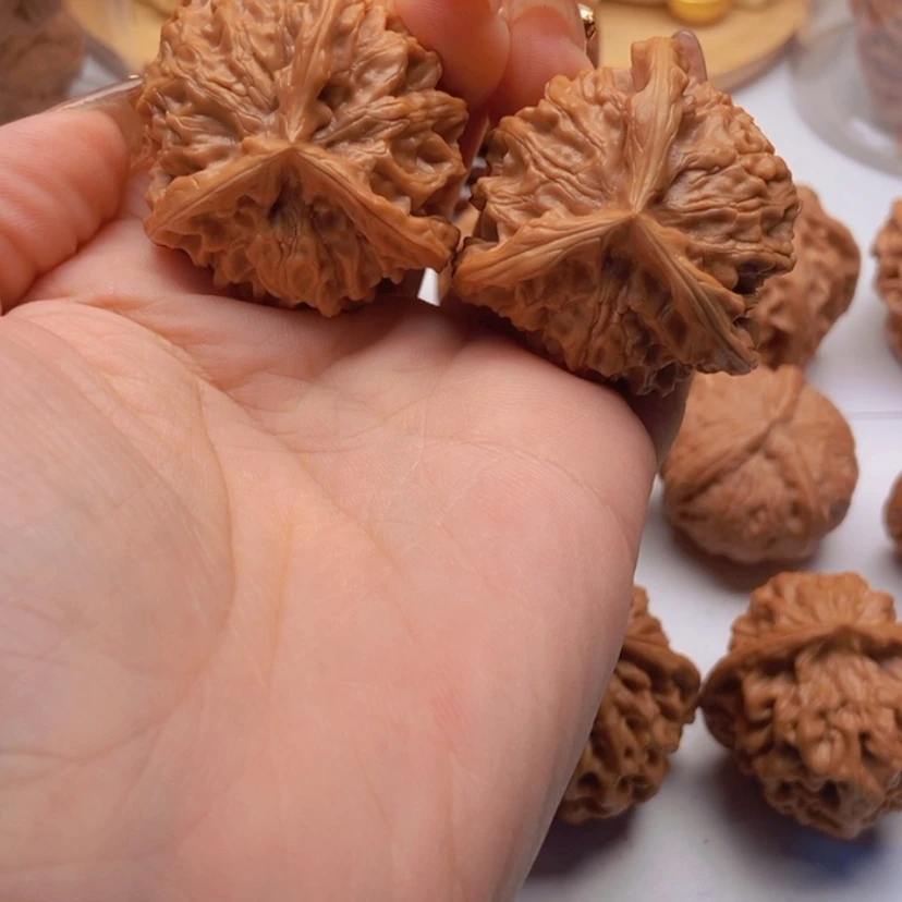 【闪购商品】把件文玩核桃三三棱福利