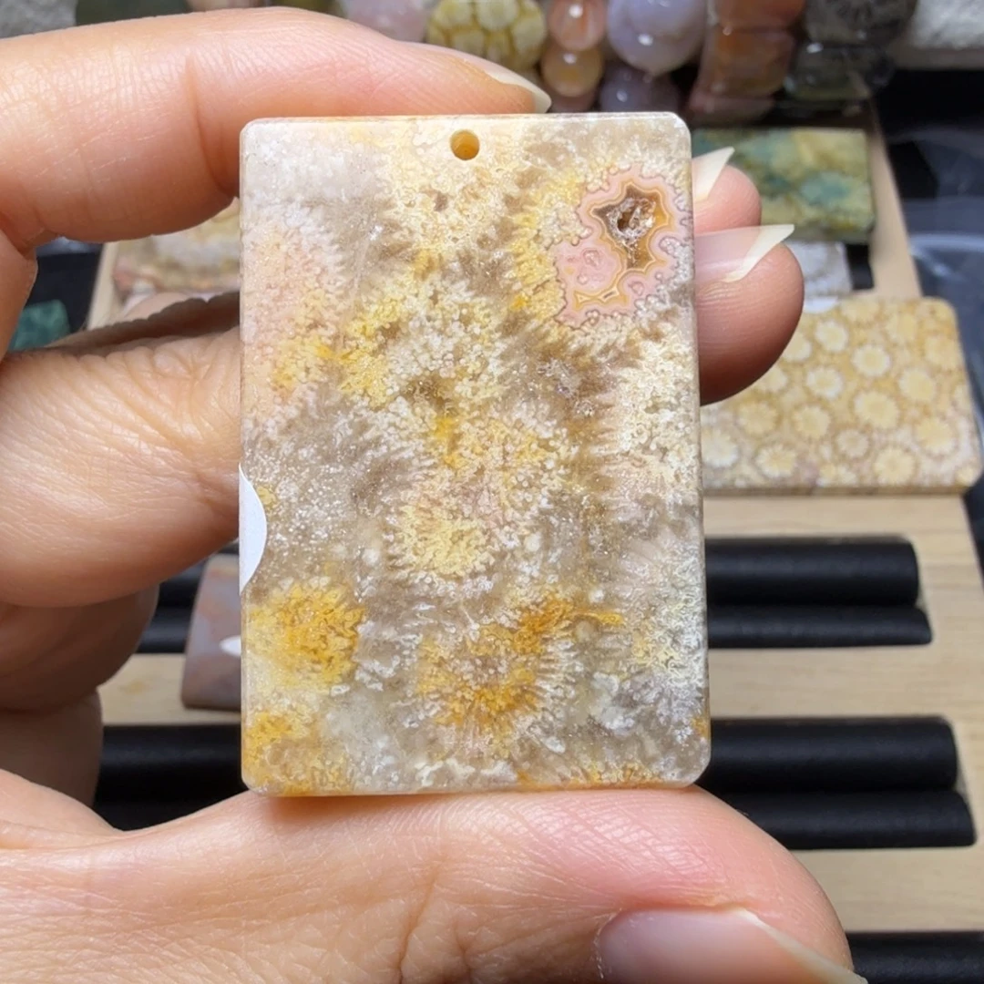 硅化玉未镶嵌黄粉再生花纹，有纹特价