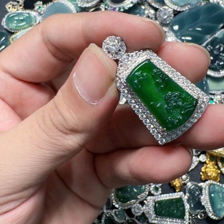 翡翠未镶嵌颈饰天然A货翡翠放漏