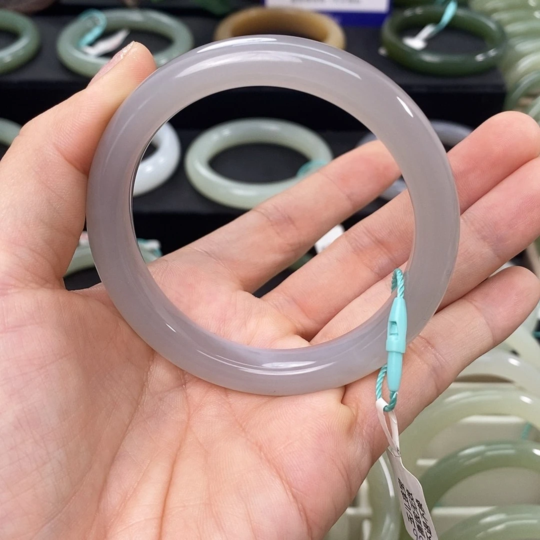 和田玉手镯未镶嵌57.58