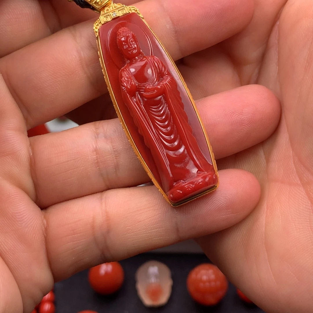 18K金镶嵌吊坠南红玛瑙山****由