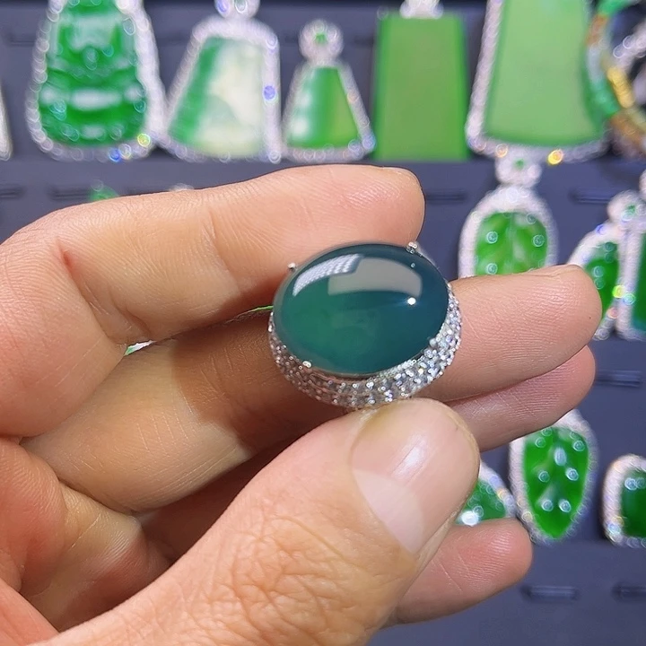 翡翠戒指未镶嵌蛋面