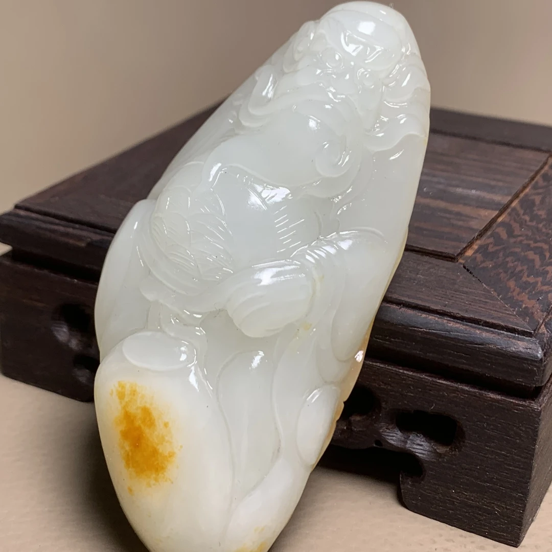D586海川拍卖和田玉把件