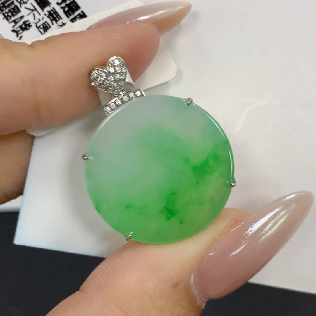 颈饰18K金镶嵌翡翠