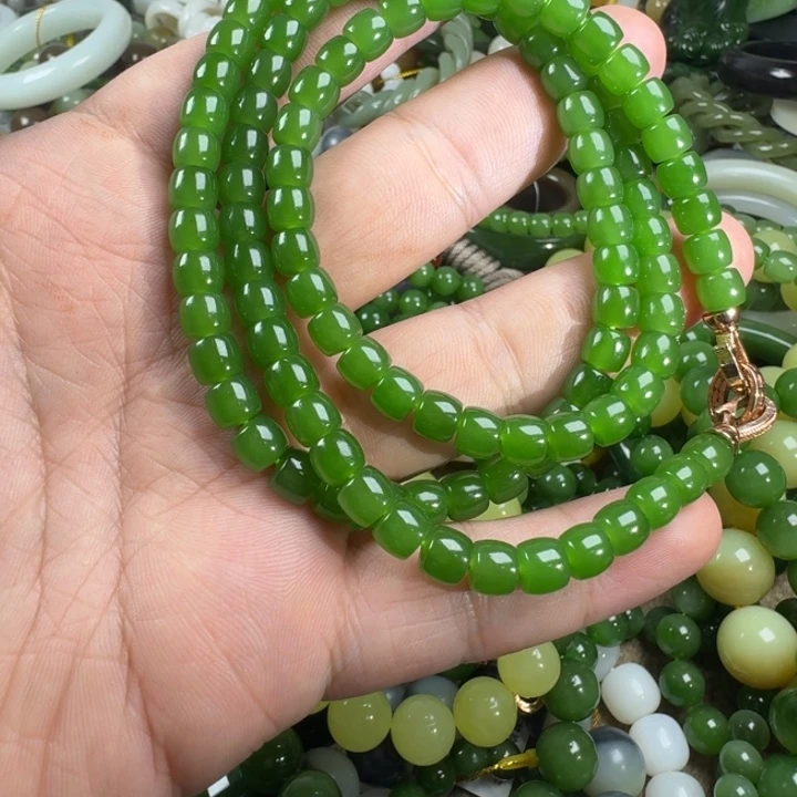 鹏***O未镶嵌和田玉（碧玉）车挂