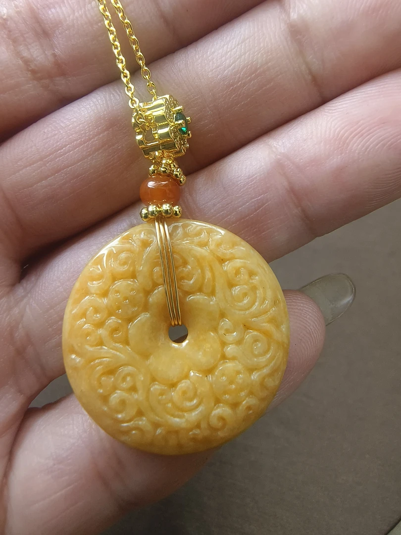 老坑翡翠吊坠花纹扣子