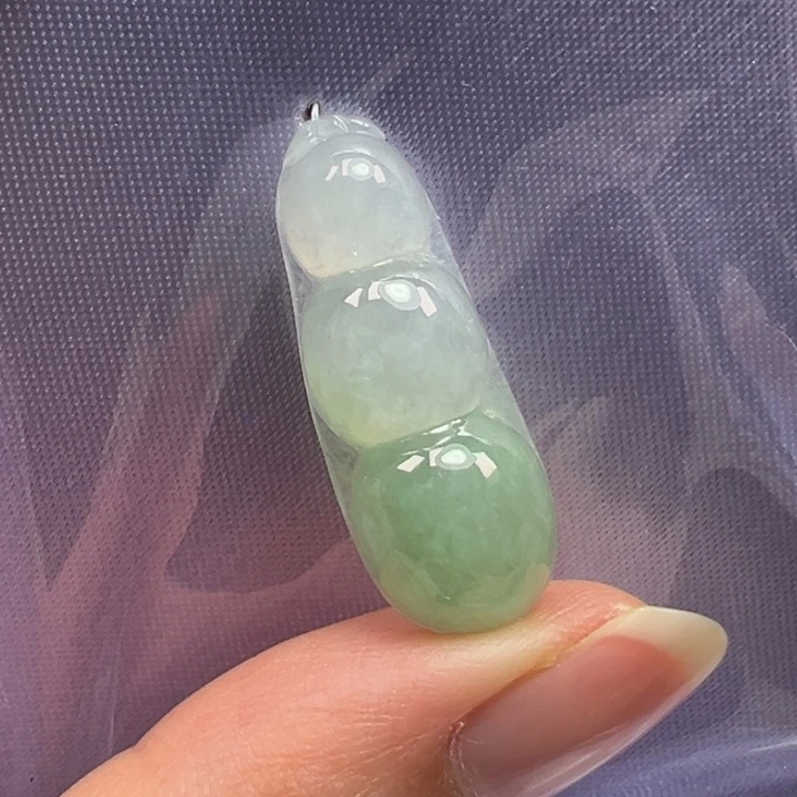 翡翠未镶嵌颈饰吊坠