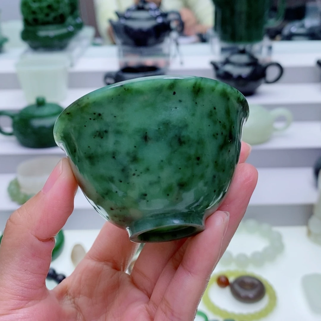 和田玉未镶嵌摆件杯子