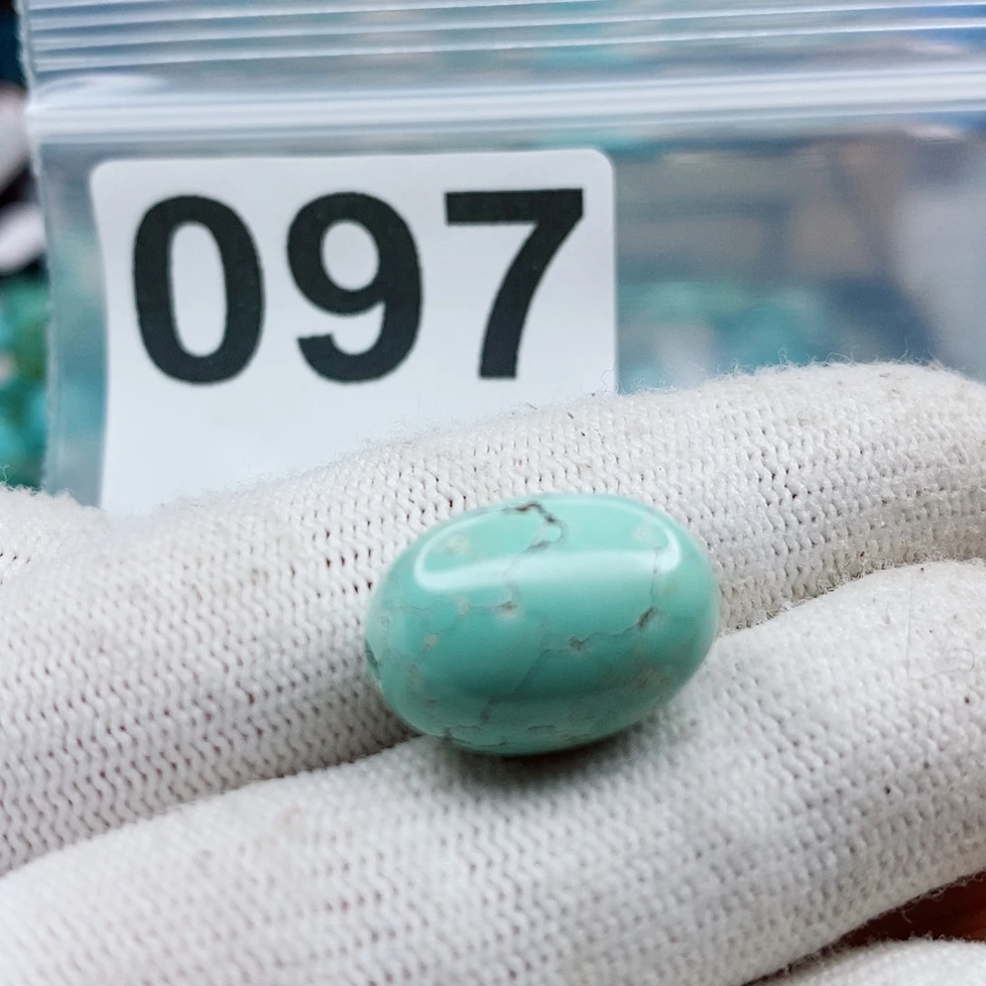 绿松石颈饰未镶嵌