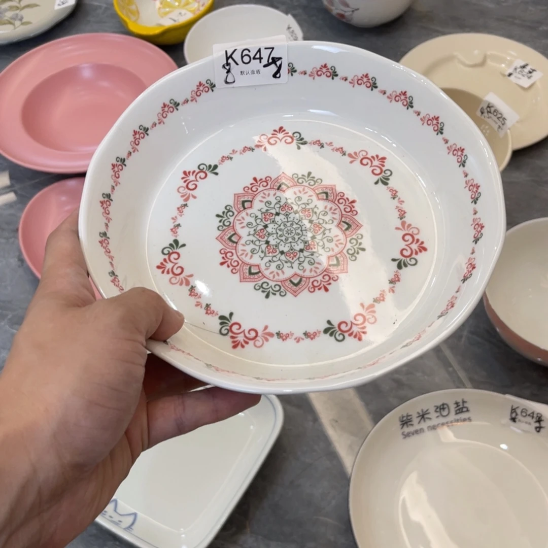 陶瓷微瑕餐具介意勿拍，满18飞！