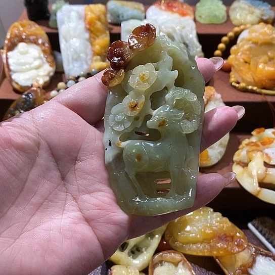 蛇纹石玉未镶嵌颈饰