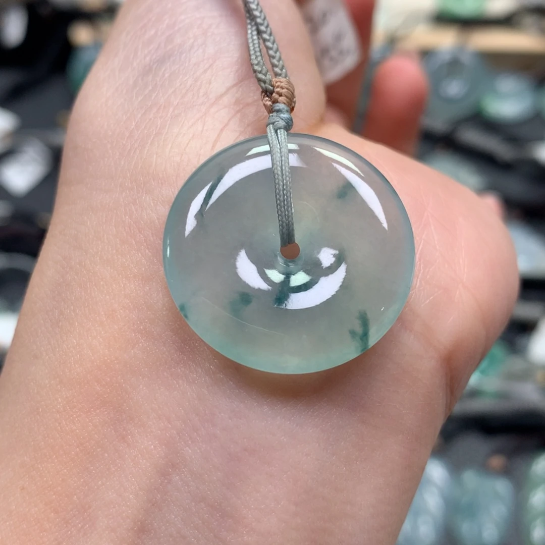 翡翠颈饰未镶嵌扣子