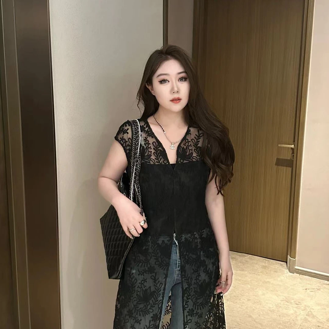 琪琪怪怪  大码女装''加州阳光‘’提花镂叠穿蕾丝打底T53156QTQ