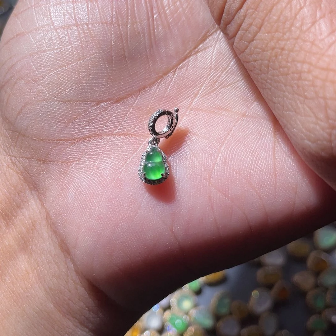 吊坠(不含链)18K金镶嵌翡翠