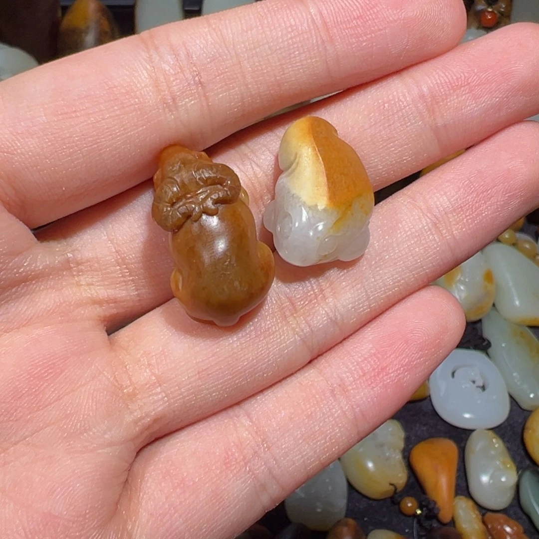 和田玉吊坠(不含链)未镶嵌深***?