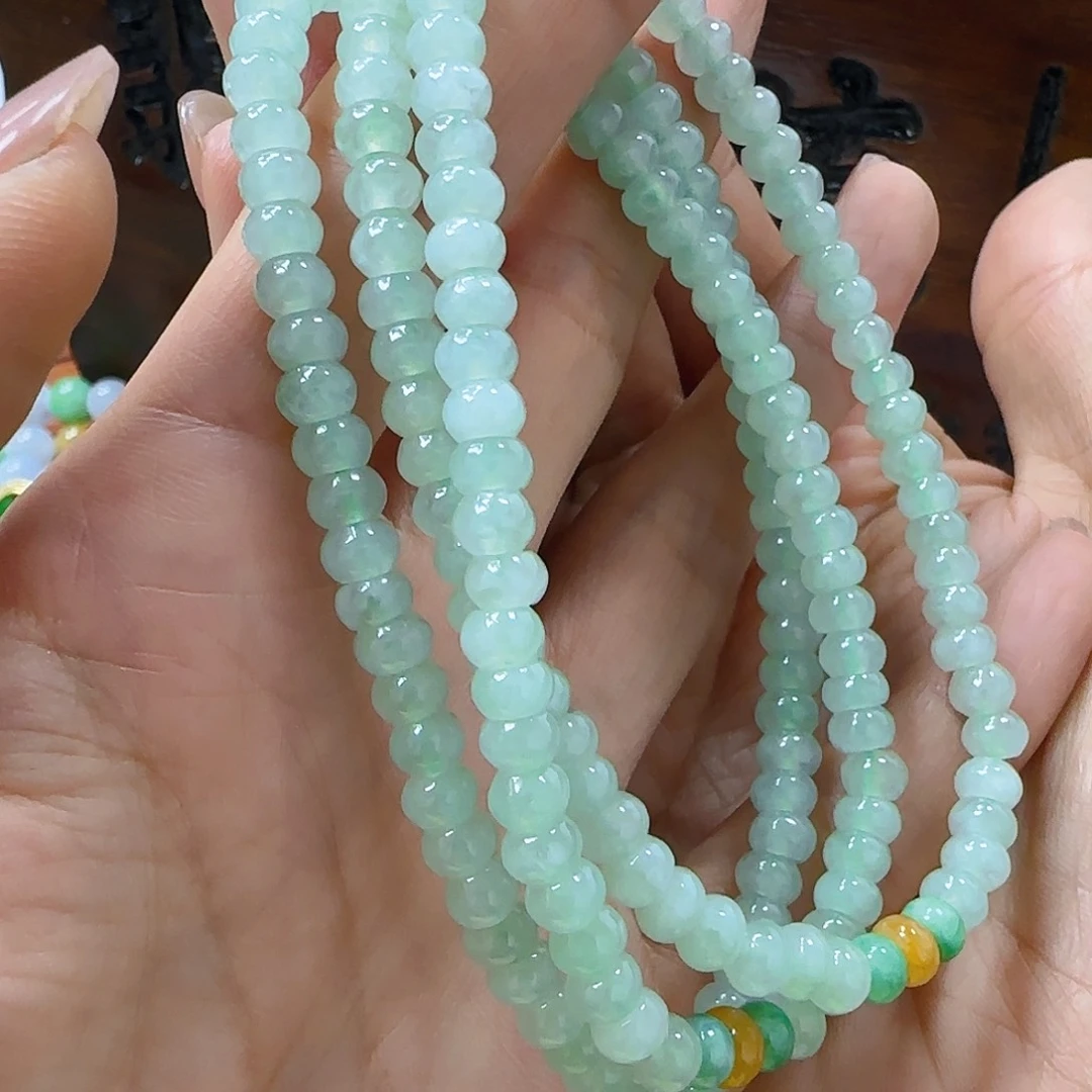 翡翠颈饰未镶嵌翡翠350