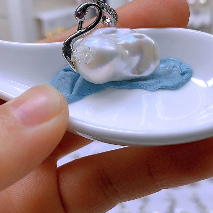 淡水珍珠颈饰合金