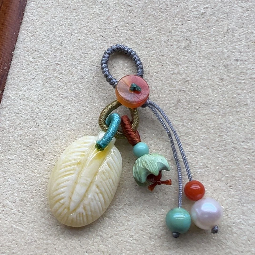 琥珀颈饰未镶嵌叶子