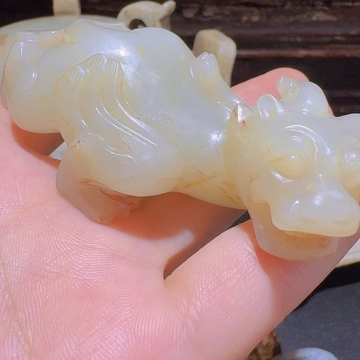 陈***猫未镶嵌和田玉挂件