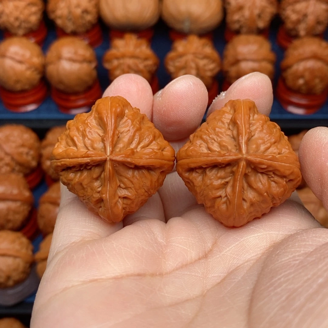 把件文玩核桃手捻皇冠四棱