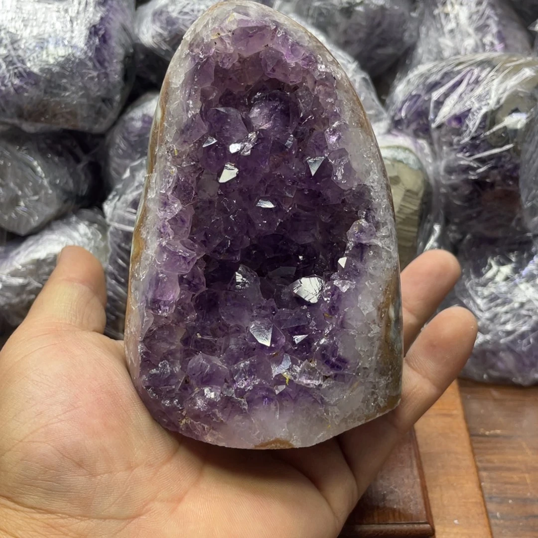 未镶嵌水晶大型摆件（非配饰）