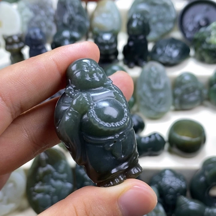 颈饰未镶嵌和田玉