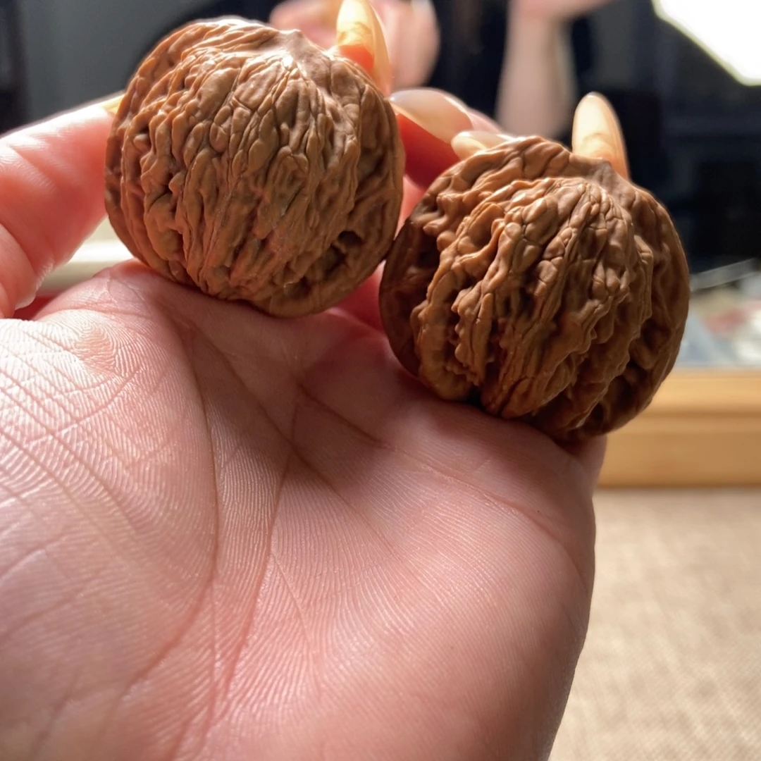 文玩核桃吊坠狮虎兽30