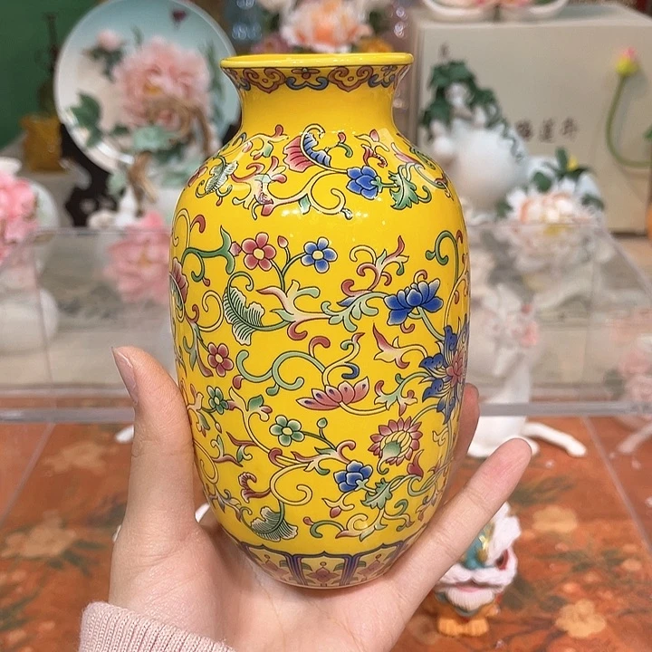 手工陶瓷精致摆件