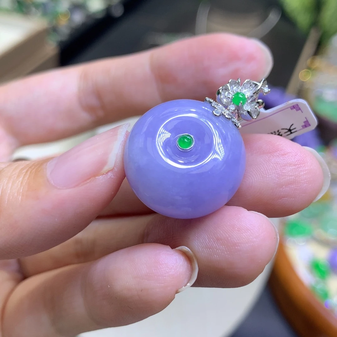 颈饰18K金镶嵌翡翠