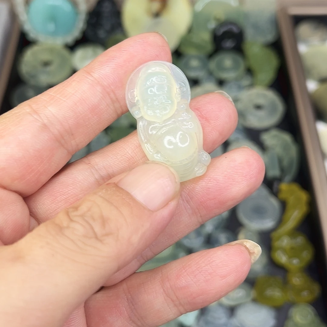 岫玉未镶嵌颈饰岫玉