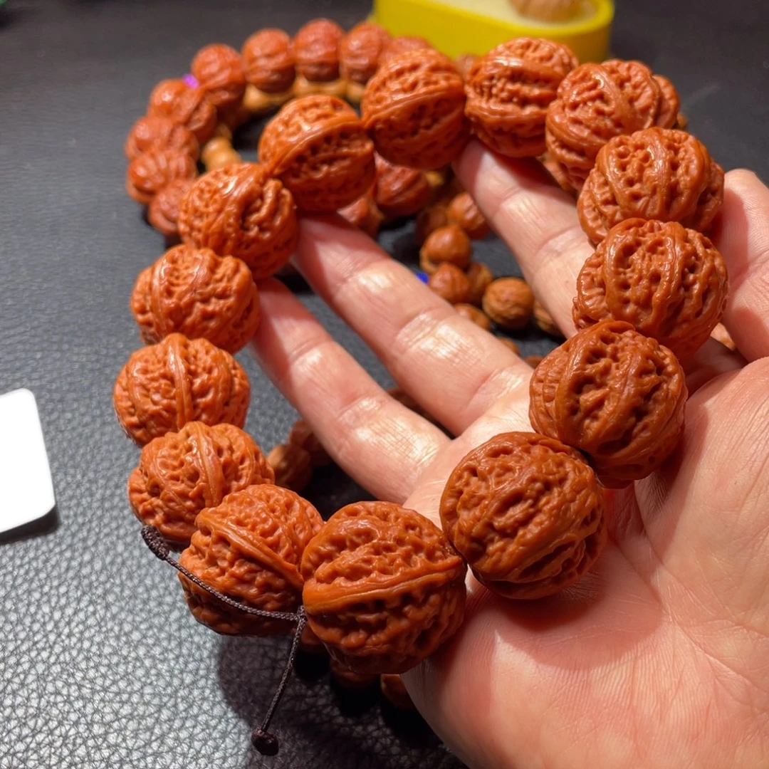 手串文玩核桃新年快乐