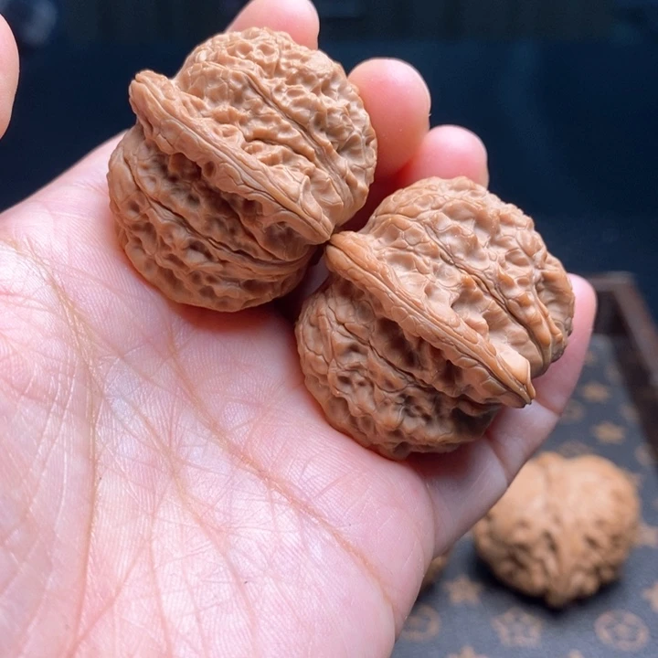 文玩核桃把件血麒麟38尺